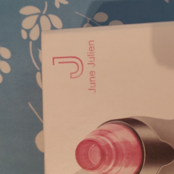 Juna Julien Vacuum Suction Beauty Device! Never Used! - Picture 2 of 7